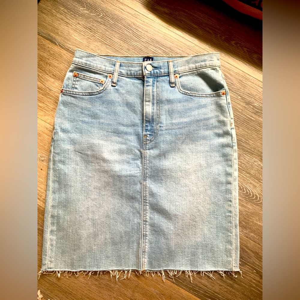 New GAP denim skirt